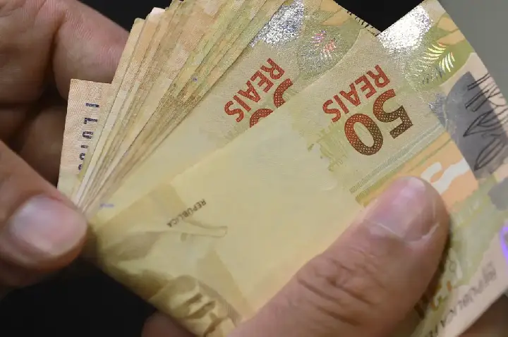 Caixa paga Bolsa Família a beneficiários com NIS de final 8