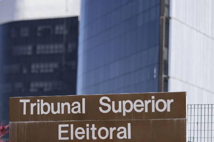 Termina neste sábado prazo para que partidos registrem seus estatutos 