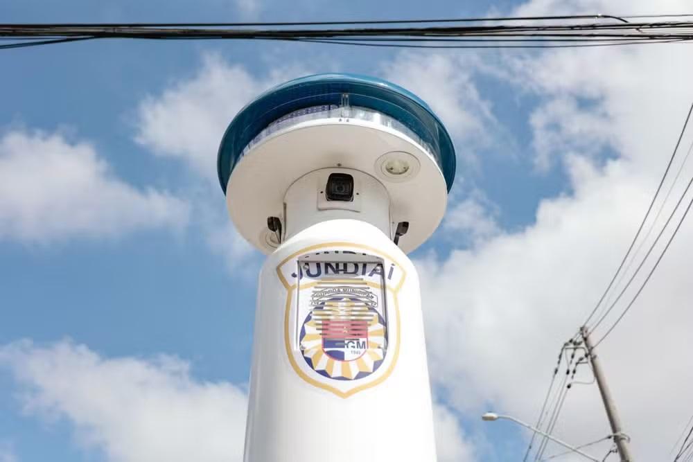 Prefeitura instala torre de segurança com câmera de reconhecimento facial em Jundiaí