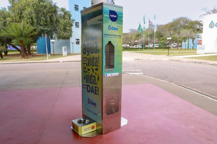 DAE leva bebedouros e reforça campanha de consumo consciente no desfile de 7 de Setembro