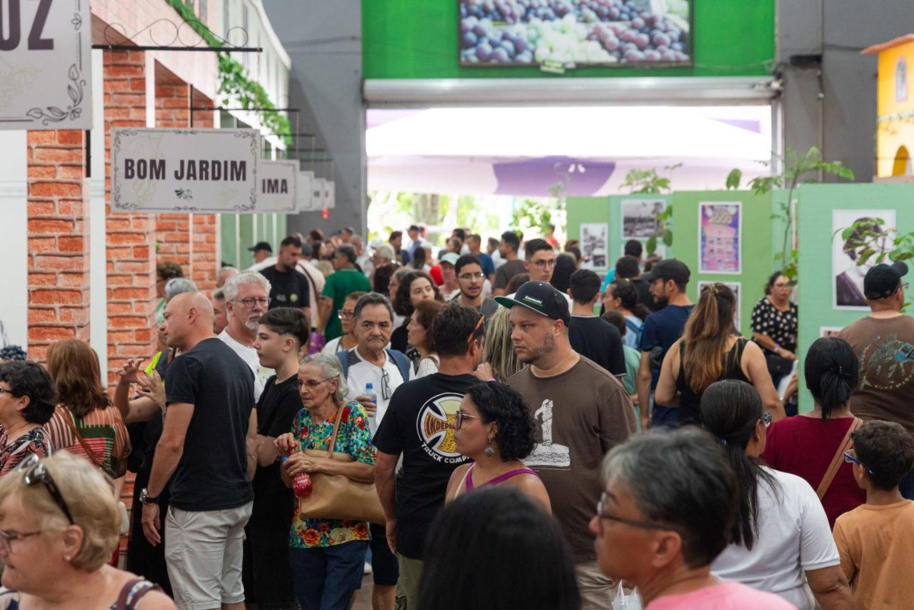 Festa da Uva de Jundiaí vende mais de 19 toneladas de frutas no primeiro fim de semana e impulsiona economia local
