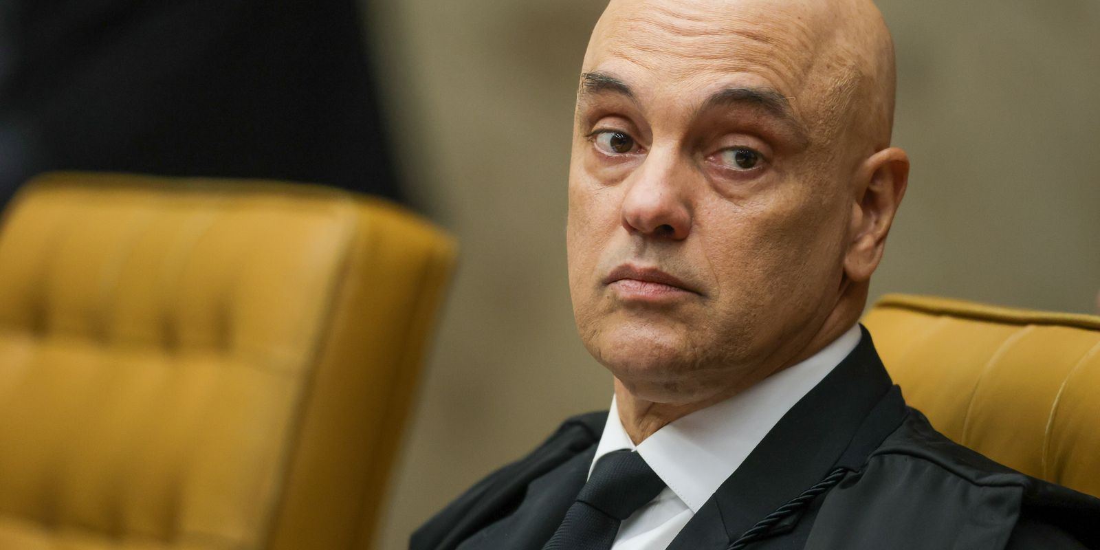 Moraes aumenta restrição para voos de drones na casa de Bolsonaro 